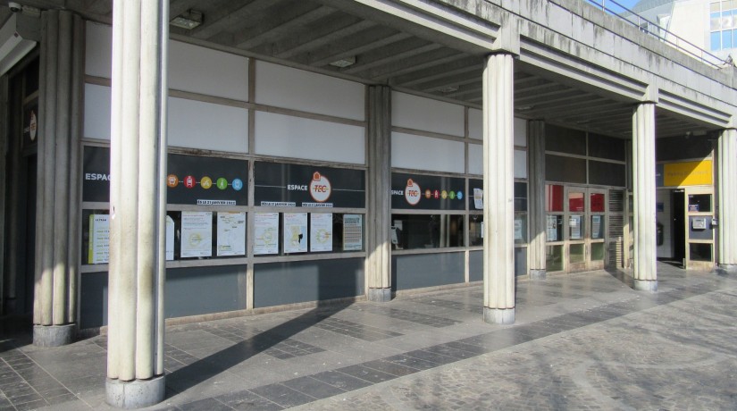 porte d'entrée de l'Espace TEC de Liège Saint-Lambert