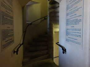 Escalier en colimaçon pour rejoindre les salles sur l'époque Napoléonienne et le panorama