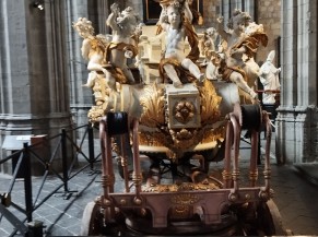 Car d'Or used at the Ducasse in Mons