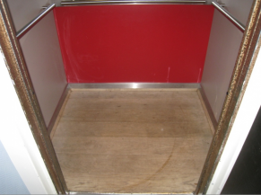Intérieur de la cabine d'ascenseur