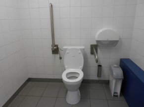 Toilettes PMR gare de Gembloux