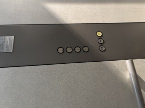 Boutons d'ascenseur classique (sans relief ni braille) et sans synthèse vocale