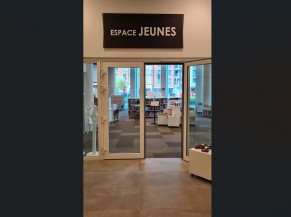 Entrée Espace Jeunes