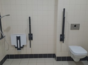 WC et douche individuelle adaptés