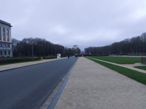 Cheminement dans le parc du Cinquantenaire