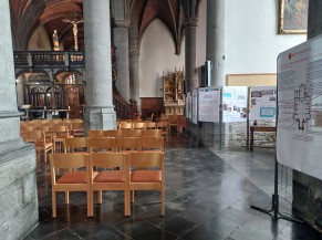 Cheminement à l'intérieur de l'Eglise