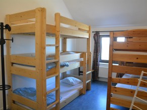 Chambres avec lits supperposés