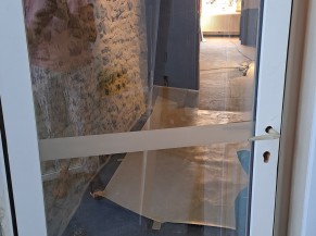 Internal door with security glazing