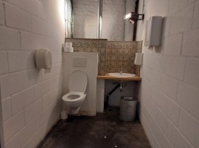 Toilette adaptée  du sous-sol