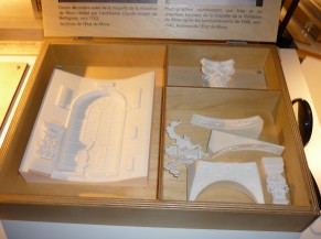 Maquette en relief, braille