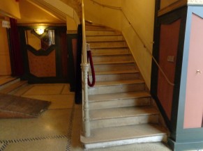 Escalier vers 1er étage
