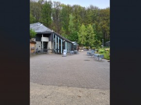 Het restaurant en het terras